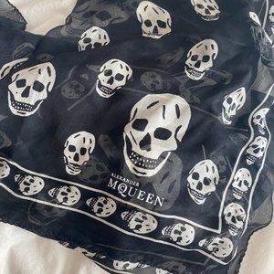 Alexander McQueen Classic Silk Scarf in Black